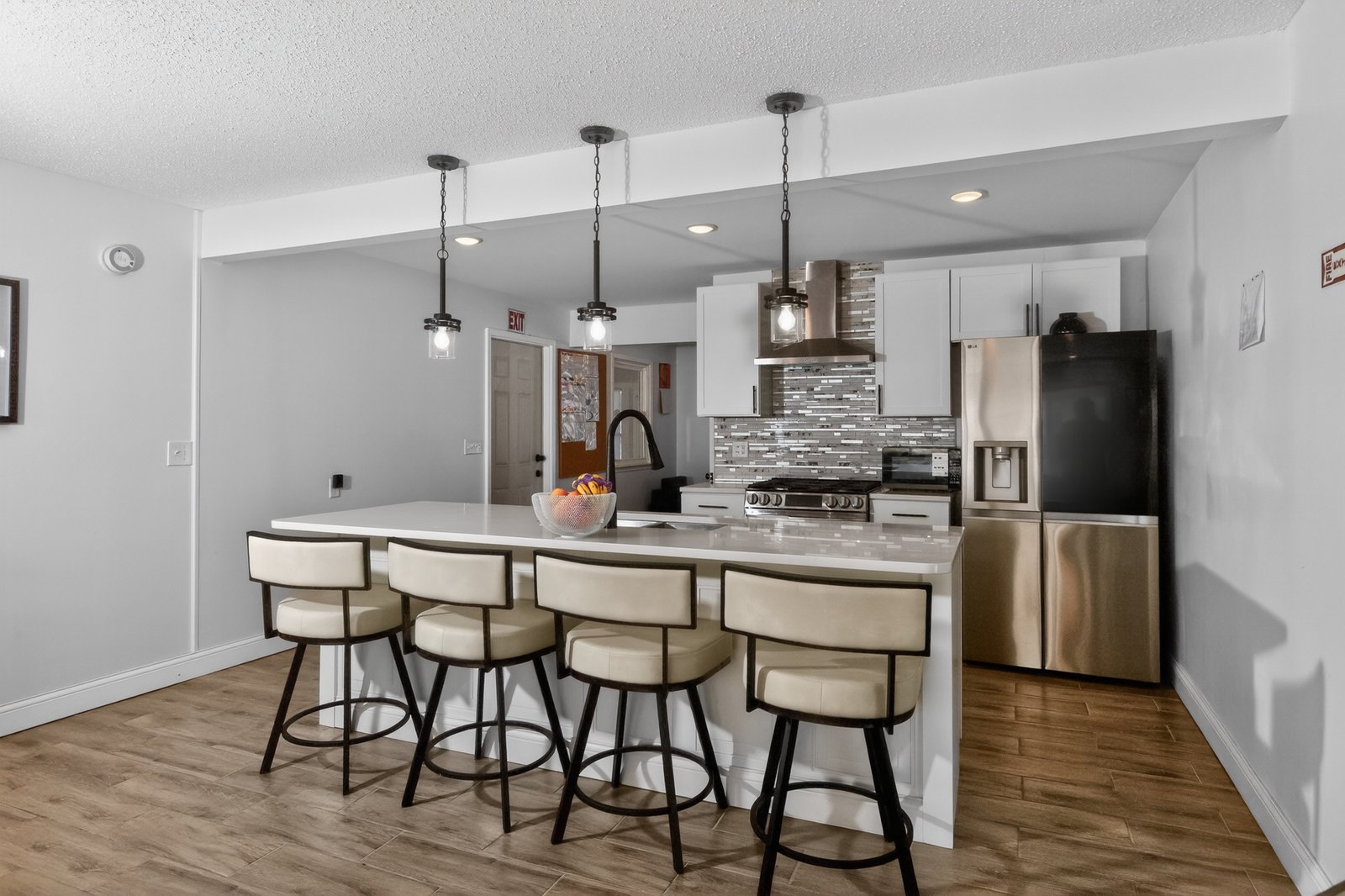 Modern Kitchen & Dining